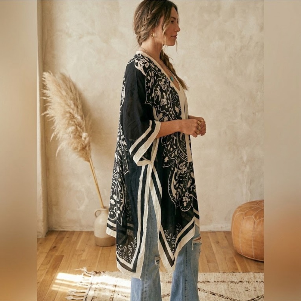Modena New York Boho Kimono Cardigan | Black & White Floral Lightweight OS NWT - Picture 2 of 13